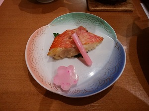 夕食 焼物「金目鯛西京焼き」