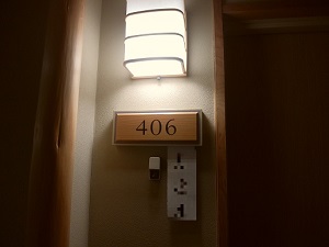 部屋は406号室