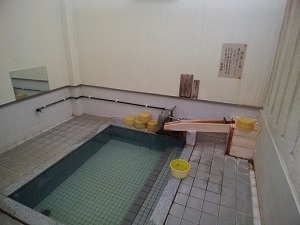 渋温泉 五番湯「松の湯」内