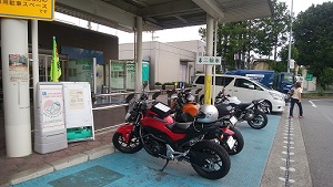 石川PA 二輪車駐車スペース