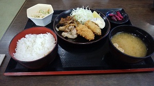 生姜焼き＆カキフライ定食