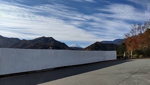 初狩PA 中央道(下り)からの富士山