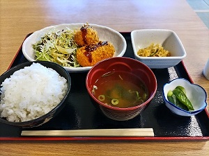 日替わり定食 (カニクリームコロッケ)の写真です