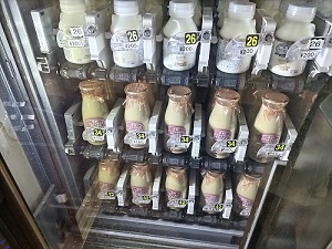 牛乳類の販売機の写真です