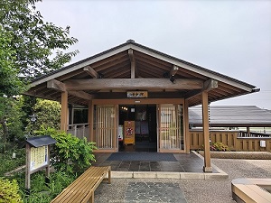 建物入り口の写真です