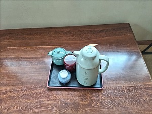 ポット・お茶のセットの写真です