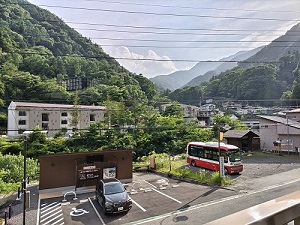 客室からの眺め (右方向)の写真です