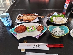 割烹旅館 西山 朝食の写真です