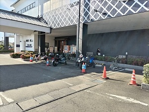 笑福の湯 二輪車駐車スペースの写真です