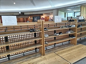関谷温泉 湯っ蔵んど 靴棚の写真です