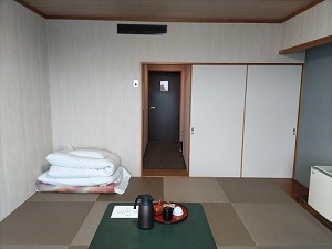 ホテルカアナパリ 客室内(窓側から撮影)