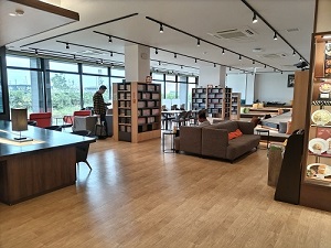 湯舞音 袖ケ浦店 休憩スペースの写真です